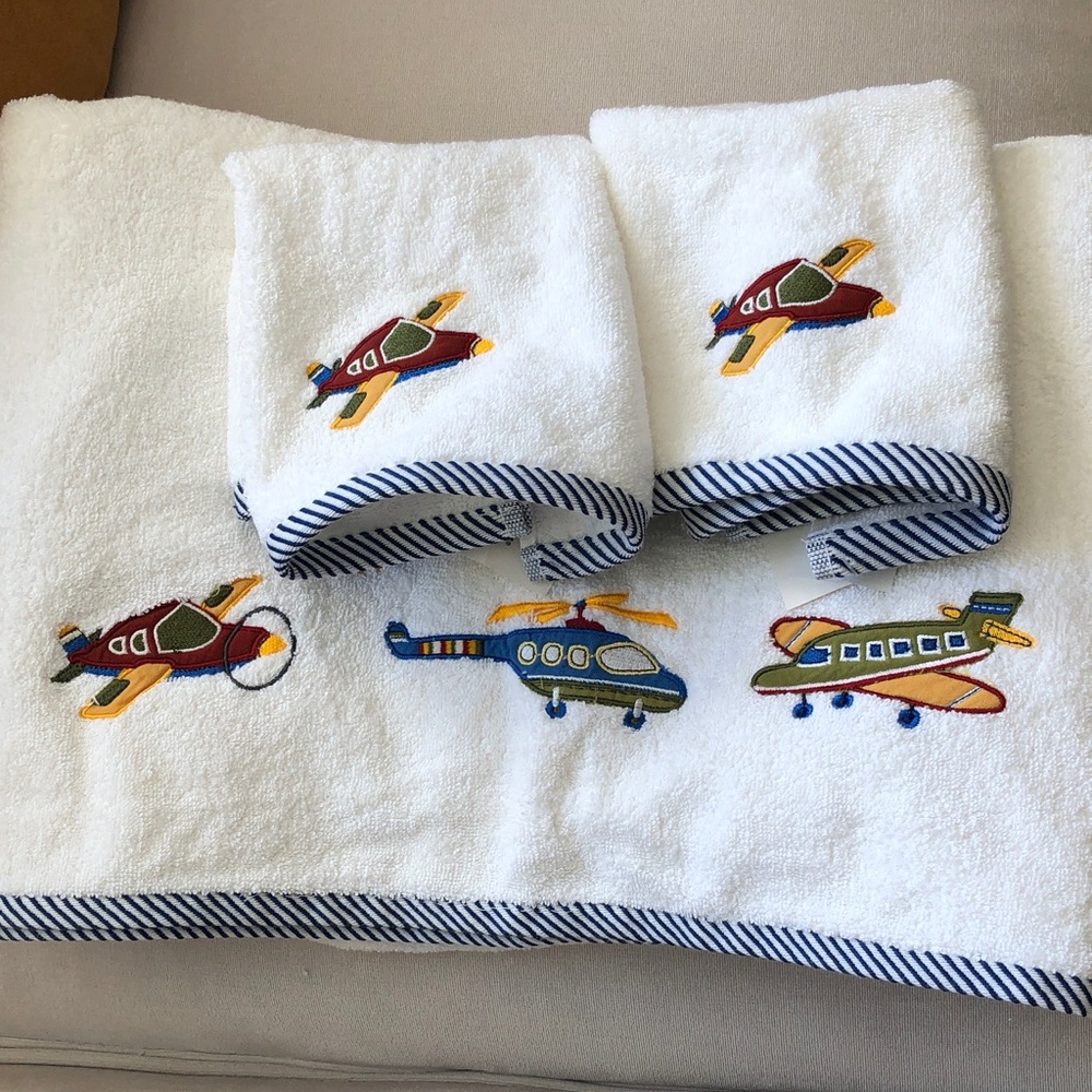 Airplane Embroidered Towel Set - White, NWT